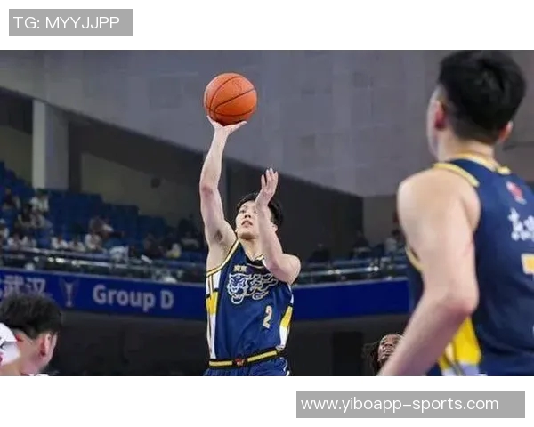 刘泽希表现出色14投6中斩获16分8篮板4助攻三分球命中率高达60 刘泽希表现出色14投6中斩获16分8篮板4助攻三分球命中率高达60