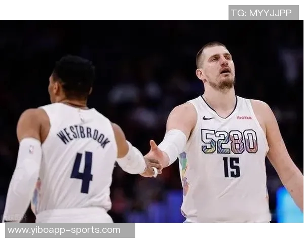 沃尔赞约基奇轻松自如的表现与其他球员拼尽全力形成鲜明对比 沃尔赞约基奇轻松自如的表现与其他球员拼尽全力形成鲜明对比